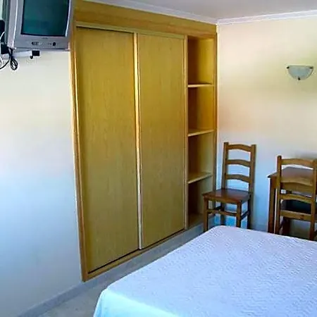 فندق Restaurante Tulipanes *